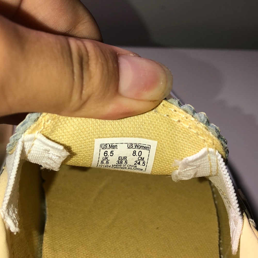 Vans - Picture 3 of 4